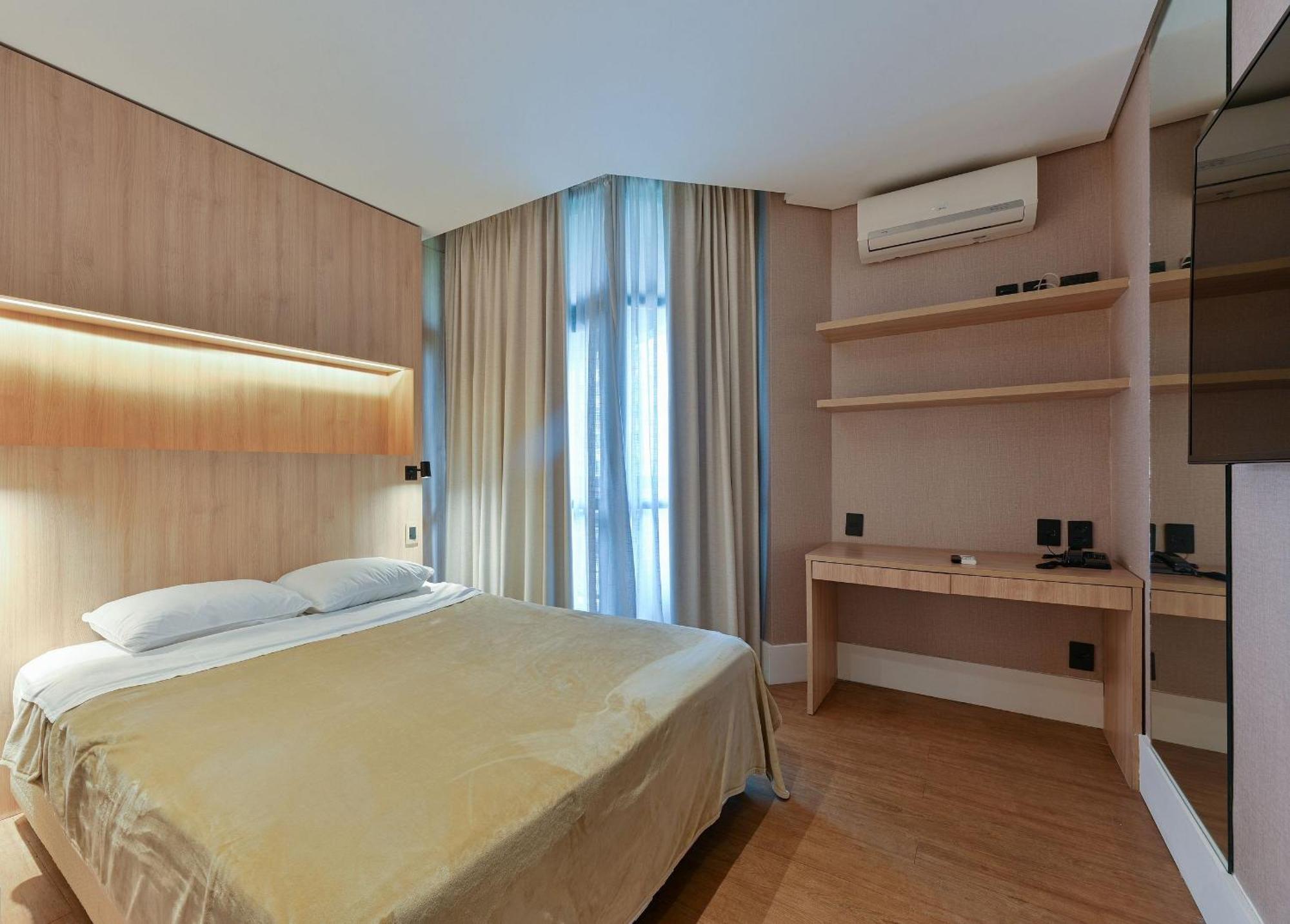 Flat Com Duas Dentro Do Address Faria Lima * São Paulo